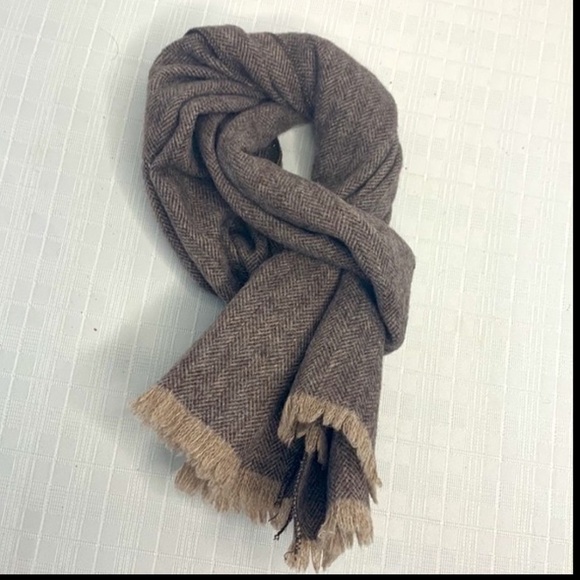 Vintage Christian Dior Marino Wool scarf - Picture 8 of 10